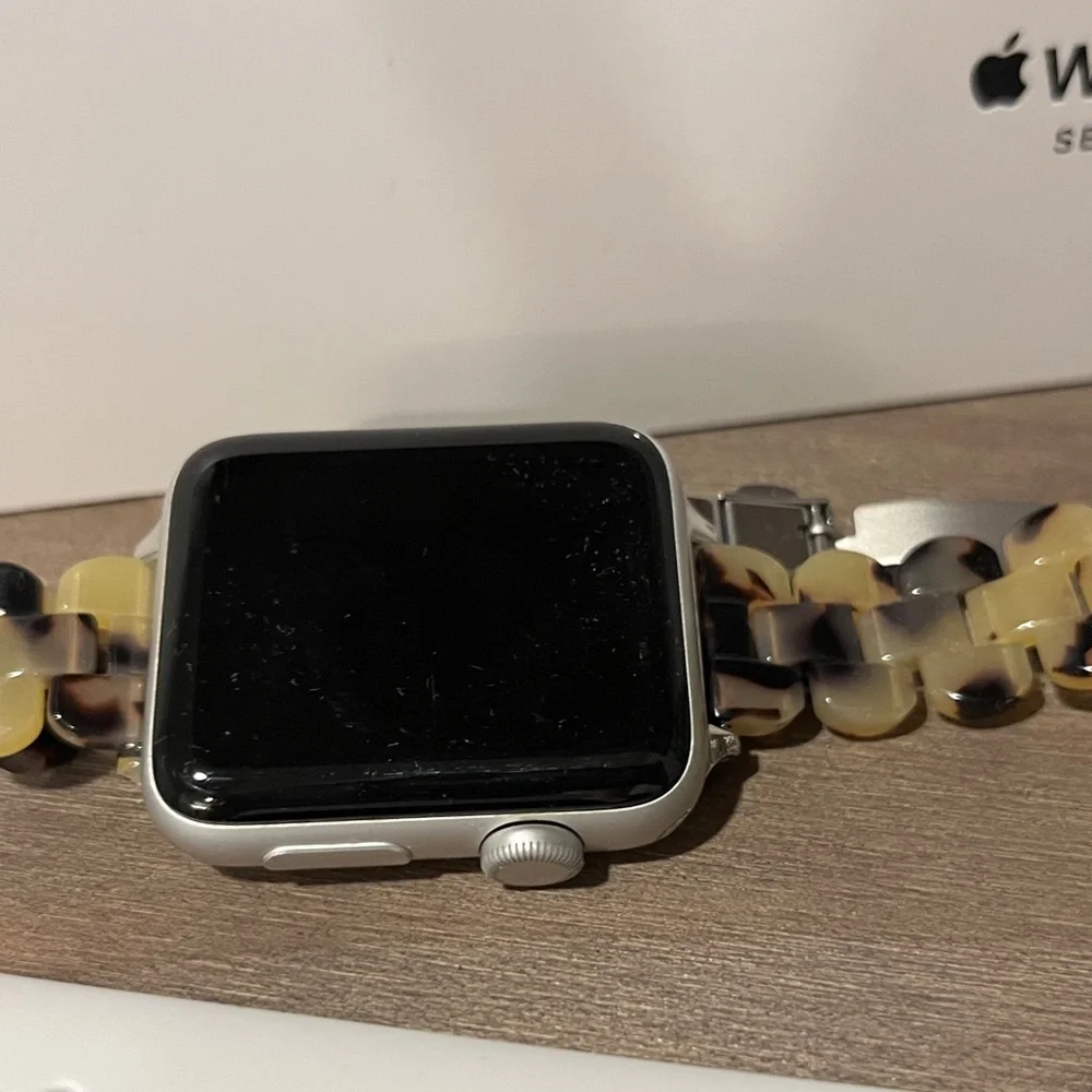 Apple Watch Series 3 - 42mm - Silver Aluminum - Comes Various Bands & Charger
